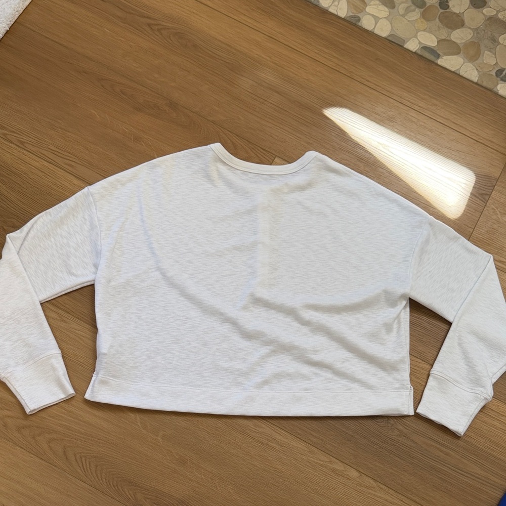 Vuori Cropped White Henley Pullover - Picture 3 of 7